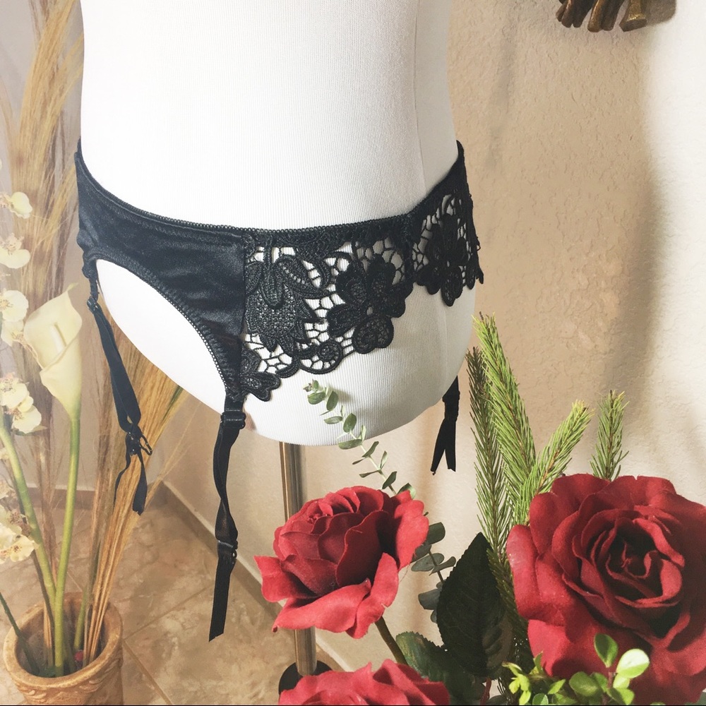 Black Floral Lace Garter Belt